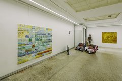 Galerieansicht, Wände mit Gemälden