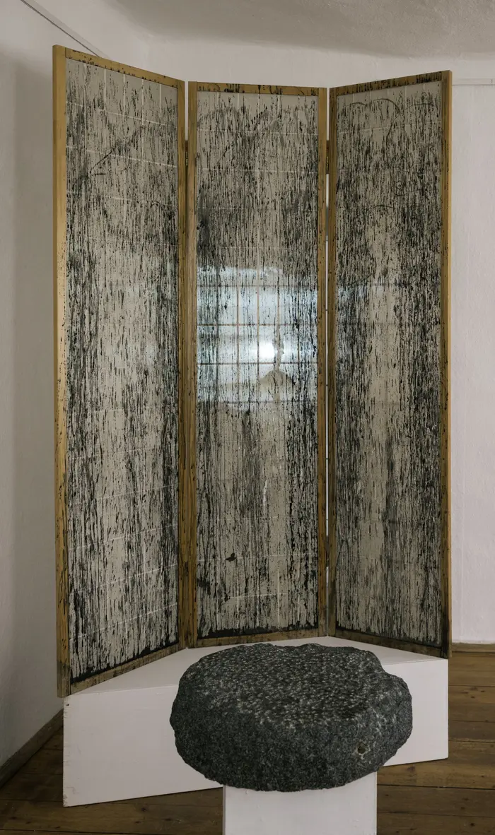 Matthias Jackisch, hard rain (Installation), 2025