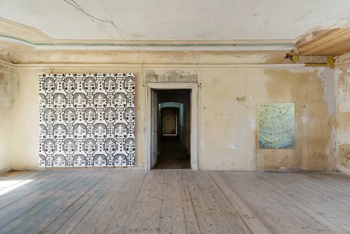 Werke von Christoph Ruckhäberle (links) und Galamb Thorday (rechts)