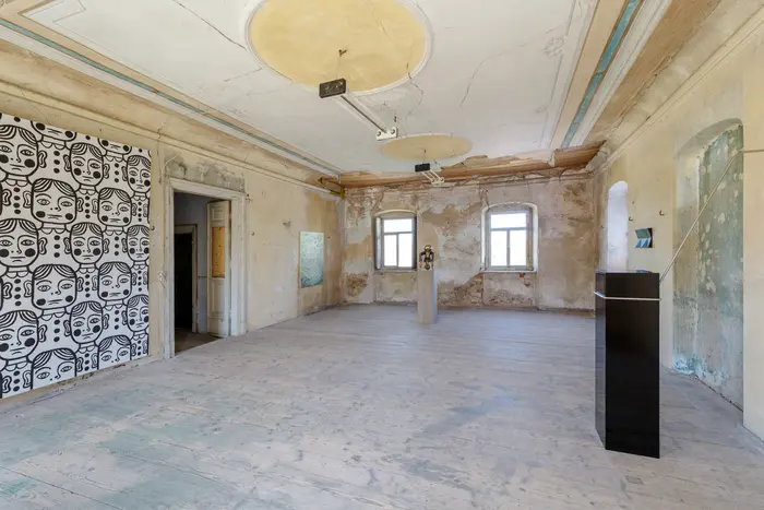 Ausstellungsansicht im Berggut Oschatz, 2025