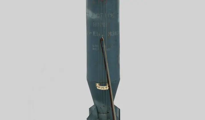 Charlotte Moorman, Bomb Cello, 1990